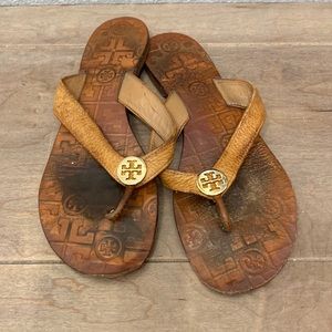 {Tory Burch} Thora Tan Leather Flip Flop Sandals